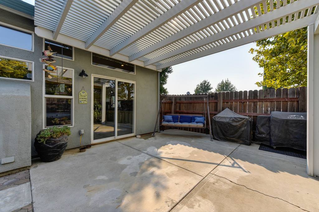 2011 Falls Drive, Yuba City, CA 95993-8306