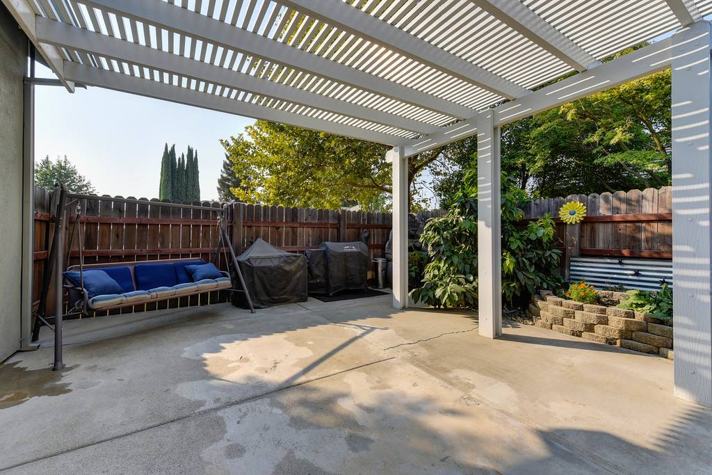 2011 Falls Drive, Yuba City, CA 95993-8306