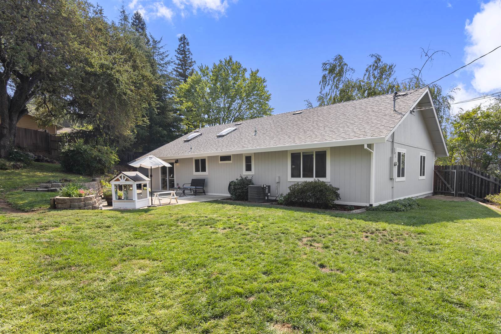 3005 Oakwood Rd, Cameron Park, CA 95682