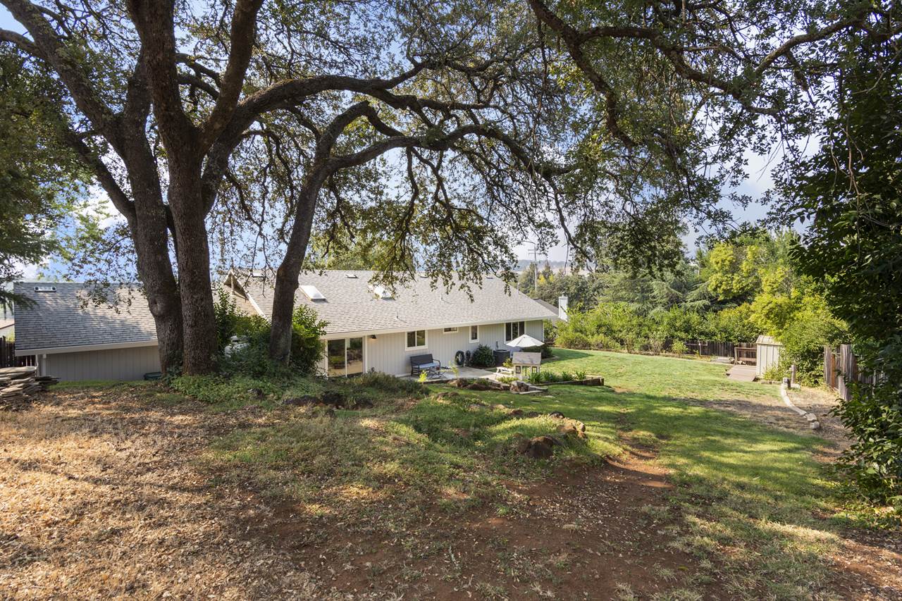 3005 Oakwood Rd, Cameron Park, CA 95682