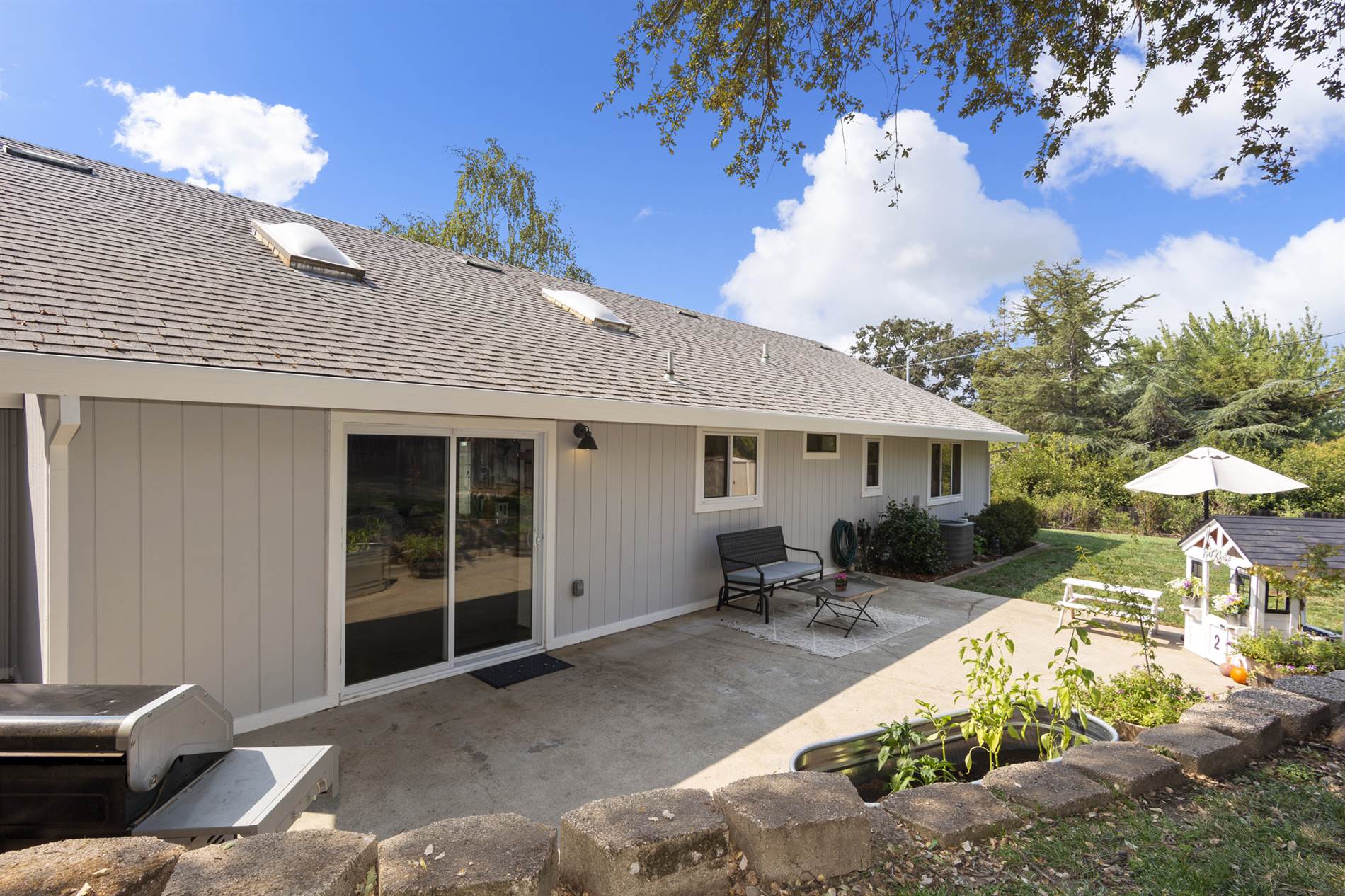 3005 Oakwood Rd, Cameron Park, CA 95682