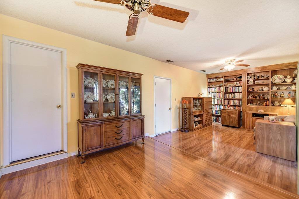 7049 Catlen Way, Sacramento, CA 95831