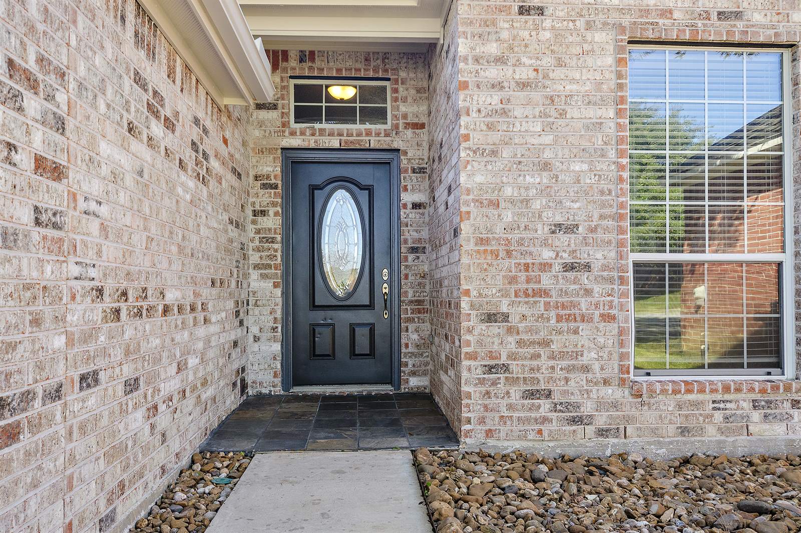 105 Moonspinner, Montgomery, TX 77316