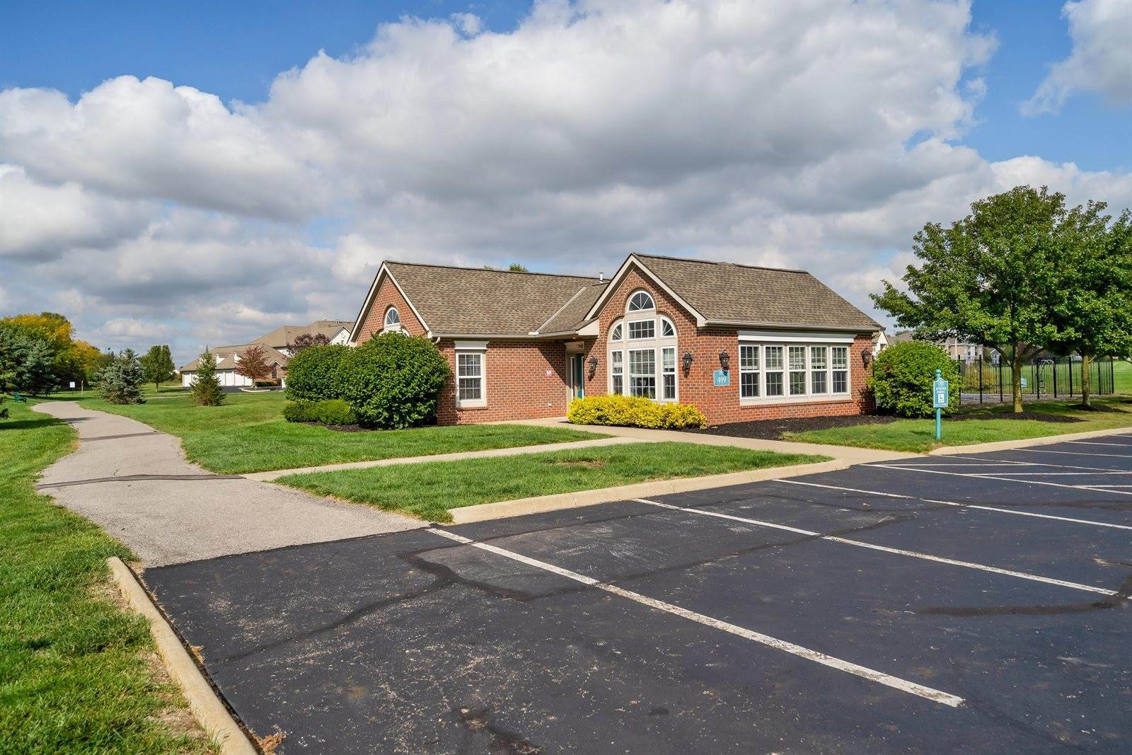 714 Spring Valley Drive, Lewis Center, OH 43035