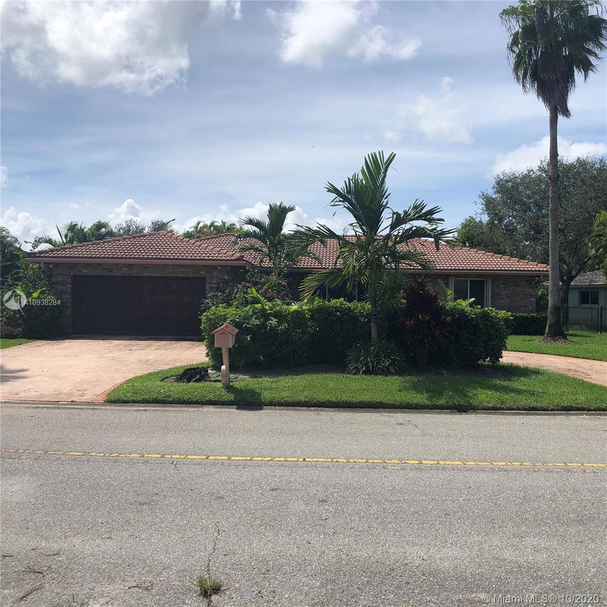 9756 NW 20th St, Coral Springs, FL 33071