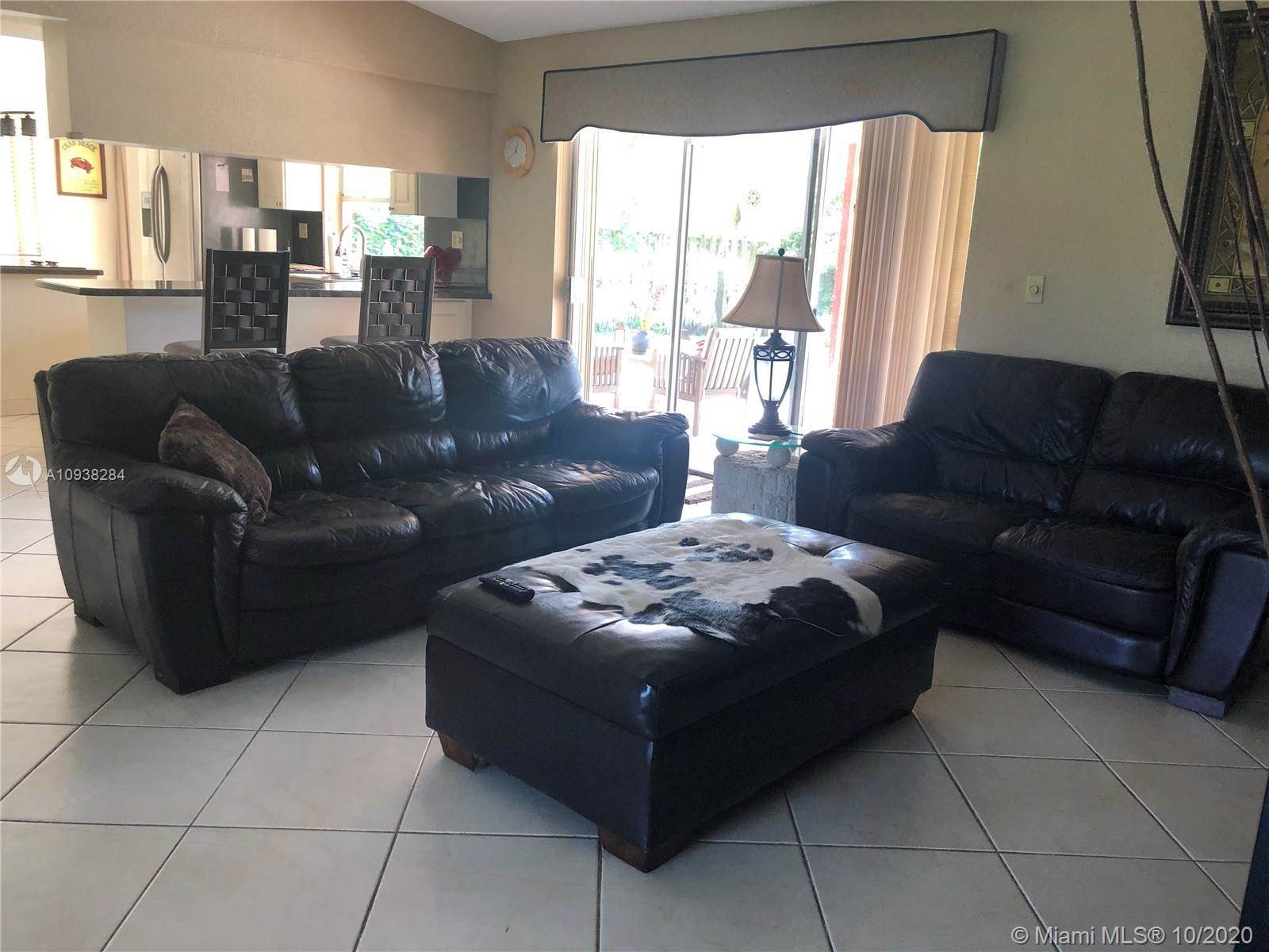 9756 NW 20th St, Coral Springs, FL 33071