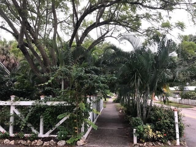 1928 10TH ST, Sarasota, FL 34236