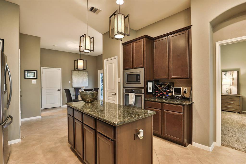 9146 Sunlight Oak Lane, Houston, TX 77070