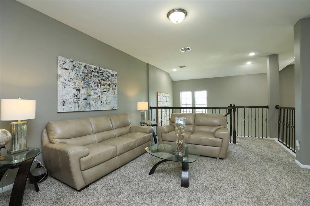 9146 Sunlight Oak Lane, Houston, TX 77070