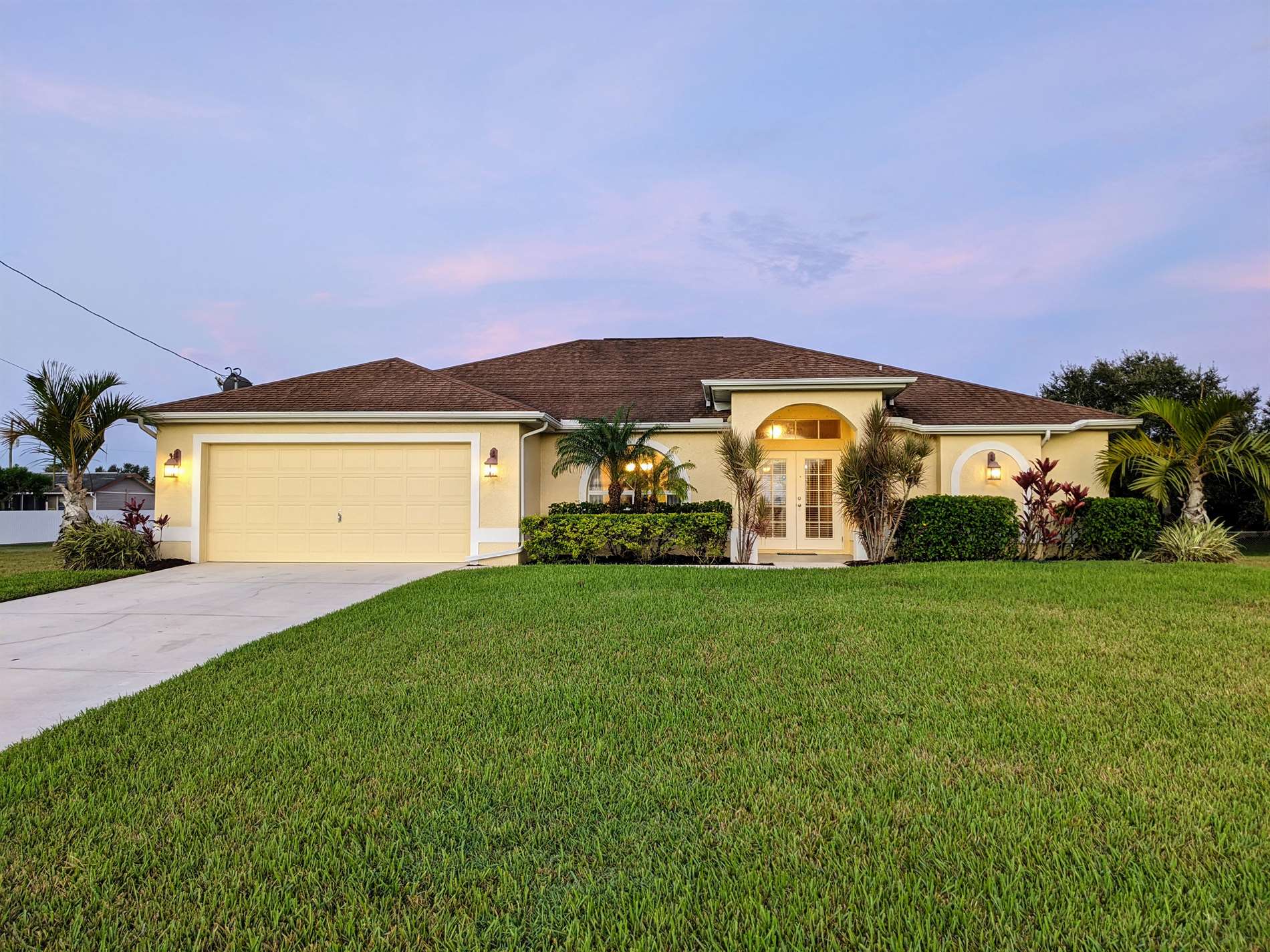 2208 NE 5th Place, Cape Coral, FL 33909