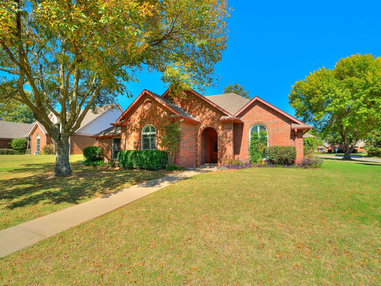 2 Brentwood Pl, Shawnee, OK 74804