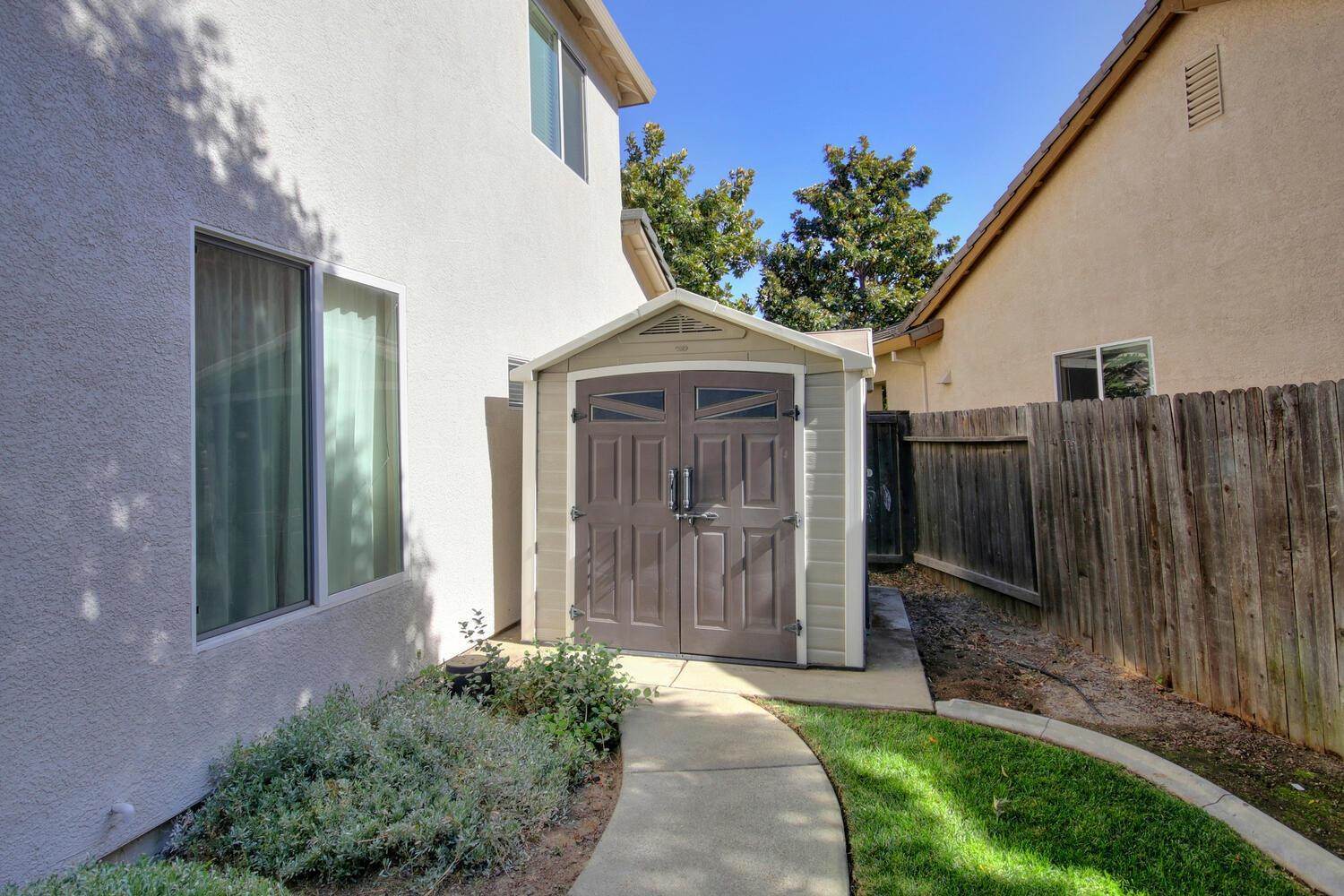 1877 Terracina Circle, Roseville, CA 95747