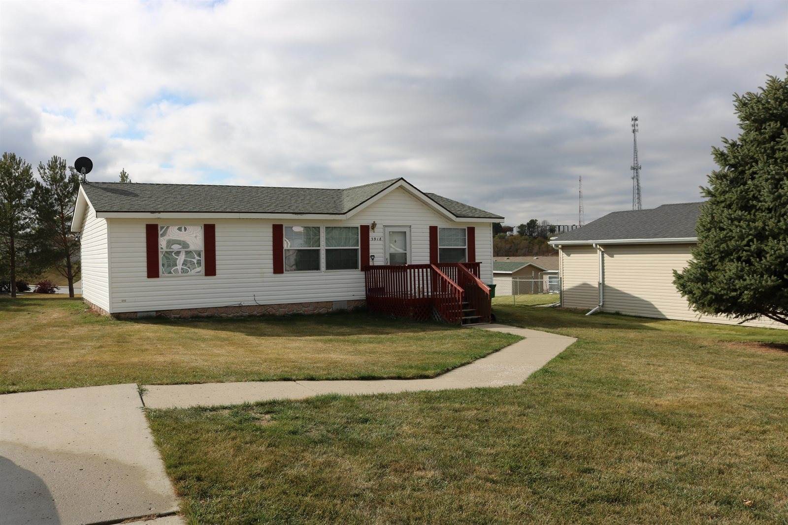 3918 Chandler Lane, Bismarck, ND 58503