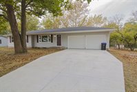 5947 SW Auburn RD, Topeka, KS 66610