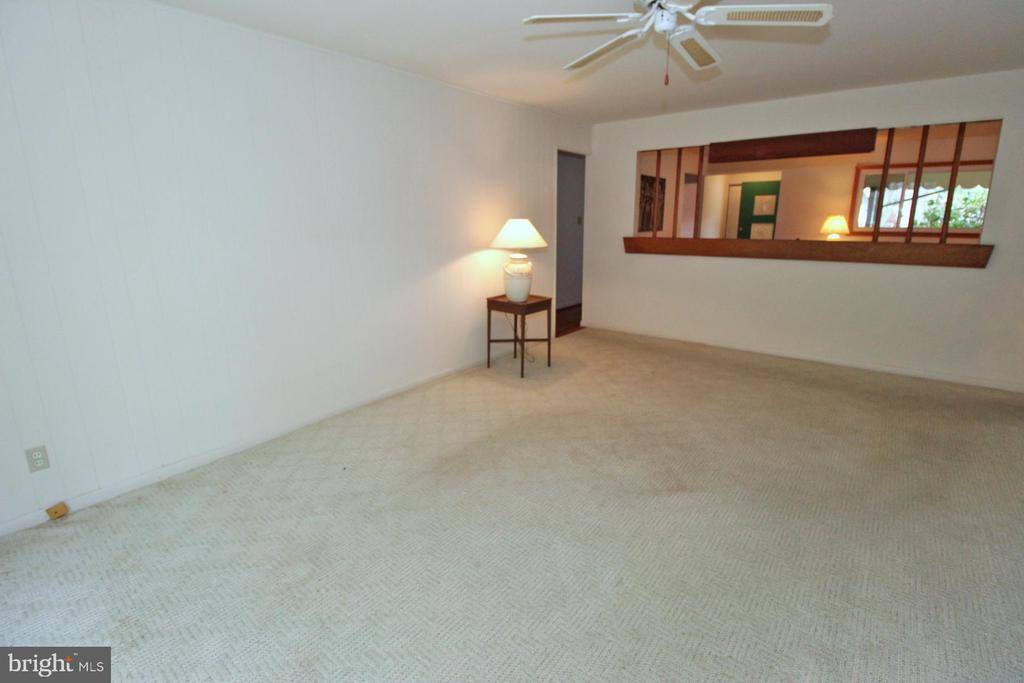 304 Lily Lane, Cherry Hill, NJ 08003