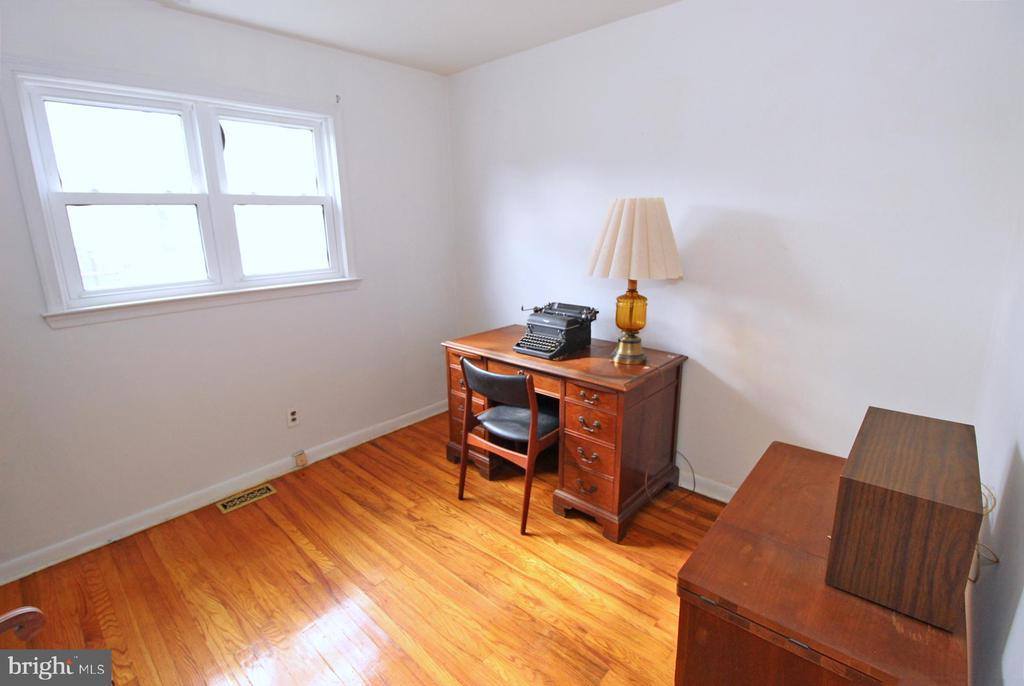 304 Lily Lane, Cherry Hill, NJ 08003