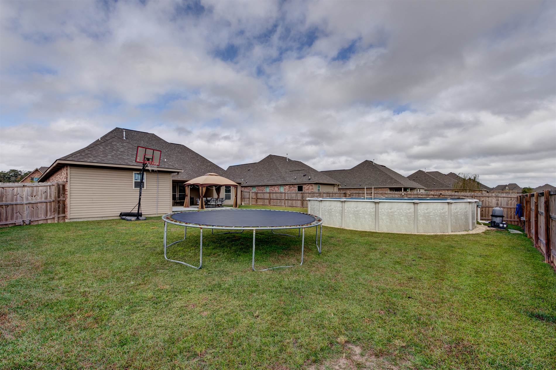 42174 Wood Avenue, Ponchatoula, LA 70454