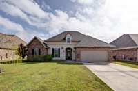 42174 Wood Avenue, Ponchatoula, LA 70454