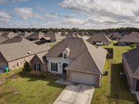 42174 Wood Avenue, Ponchatoula, LA 70454