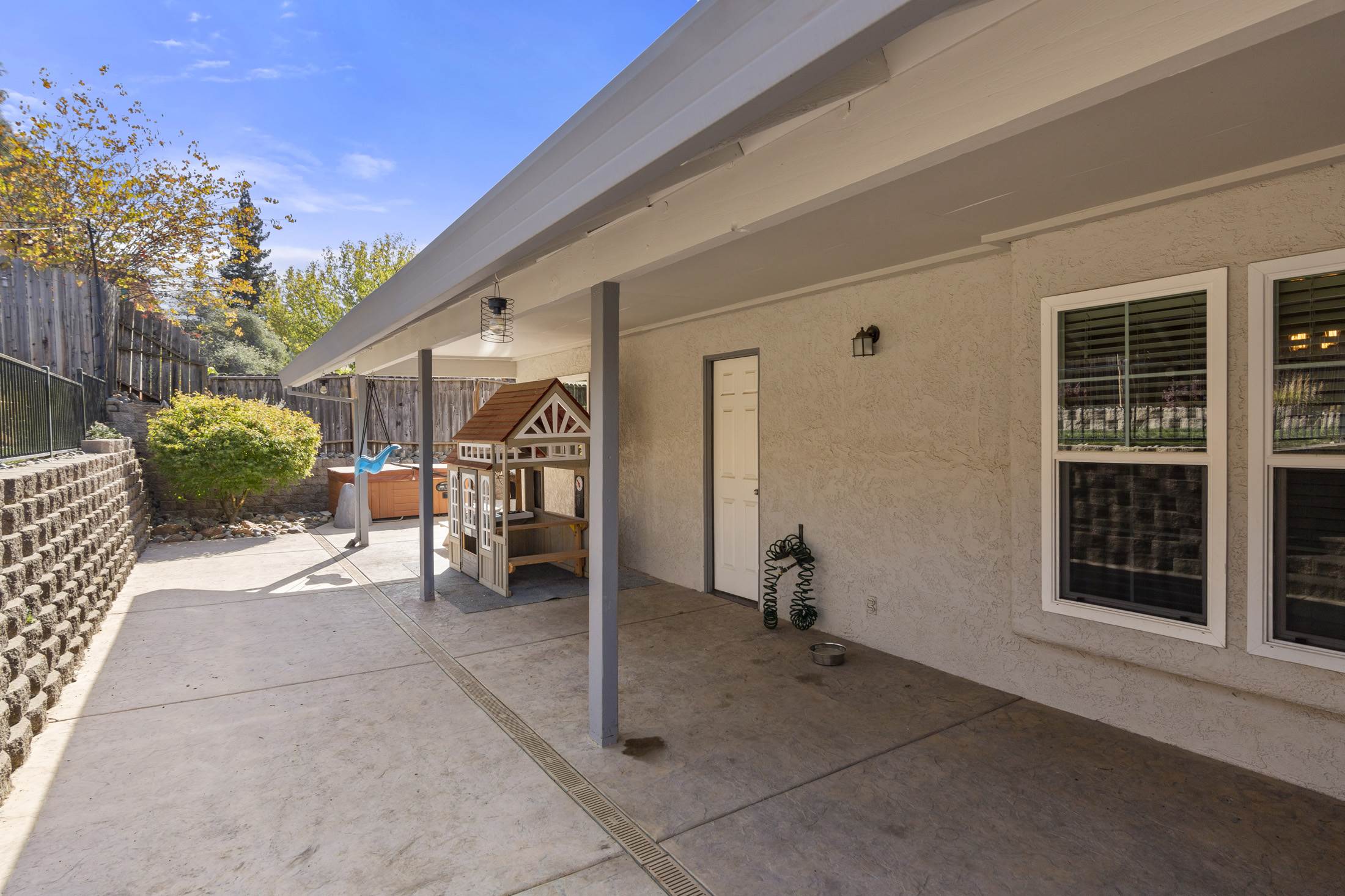 3127 Sudbury Rd, Cameron Park, CA 95682