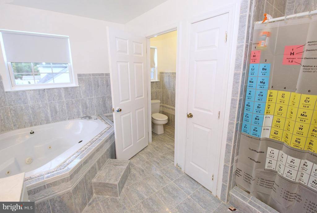 141 Betsy Ross Way, Deptford, NJ 08096