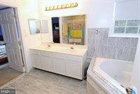 141 Betsy Ross Way, Deptford, NJ 08096