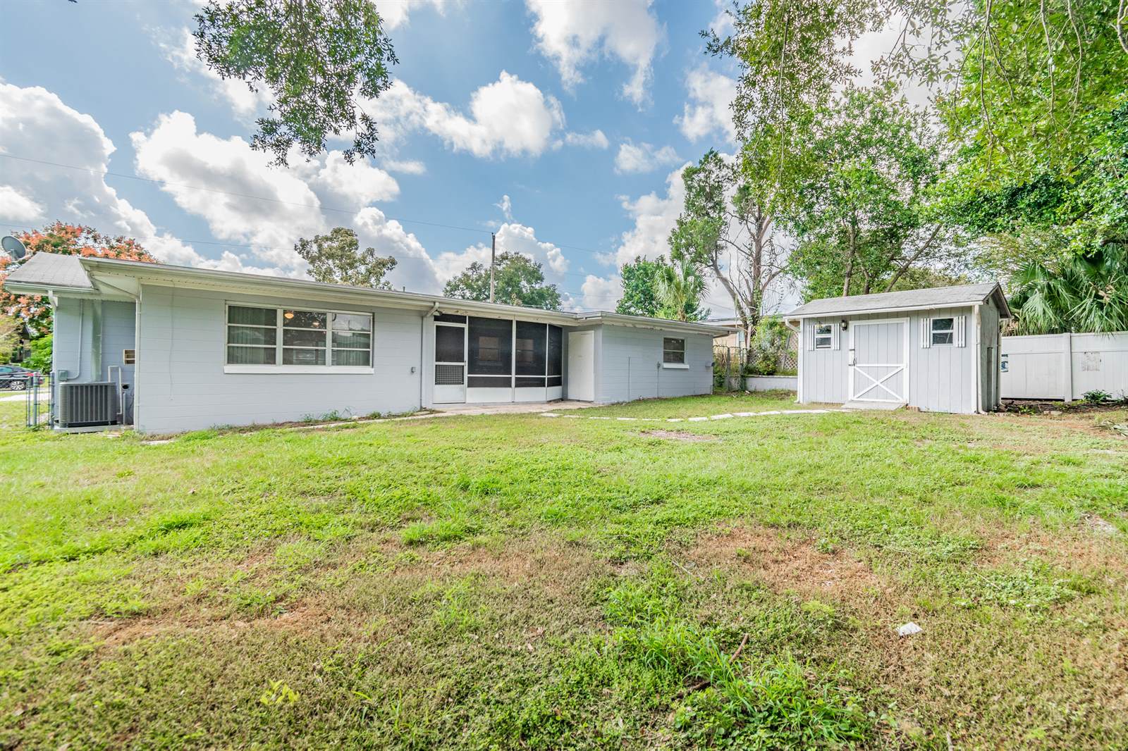 925 Avenue T SE, Winter Haven, FL 33880