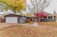 2824 SW Mulvane ST, Topeka, KS 66611