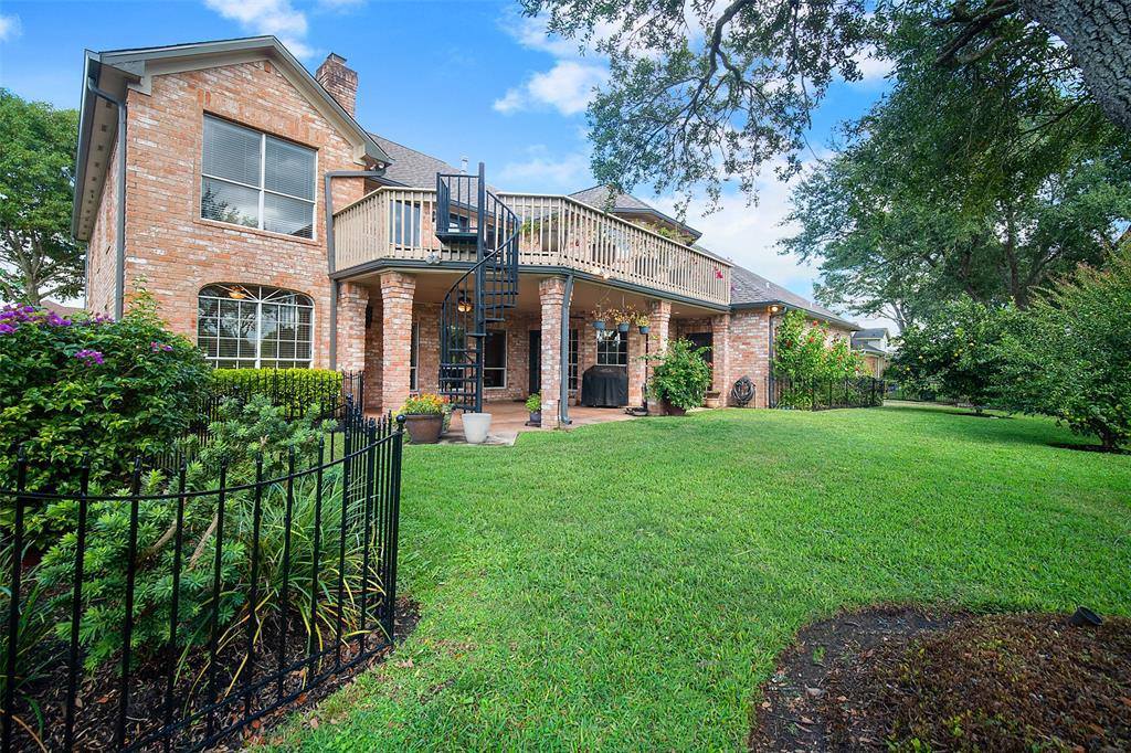 2915 Country Club Drive, Pearland, TX 77581