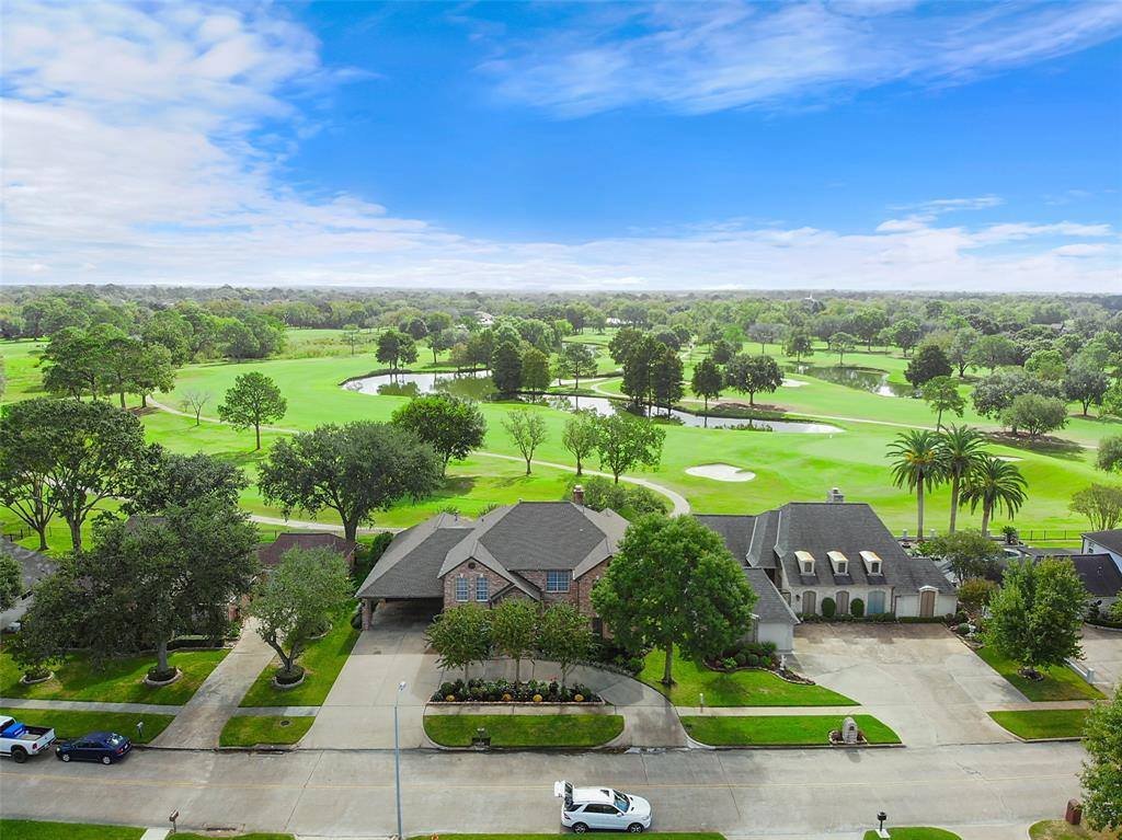 2915 Country Club Drive, Pearland, TX 77581