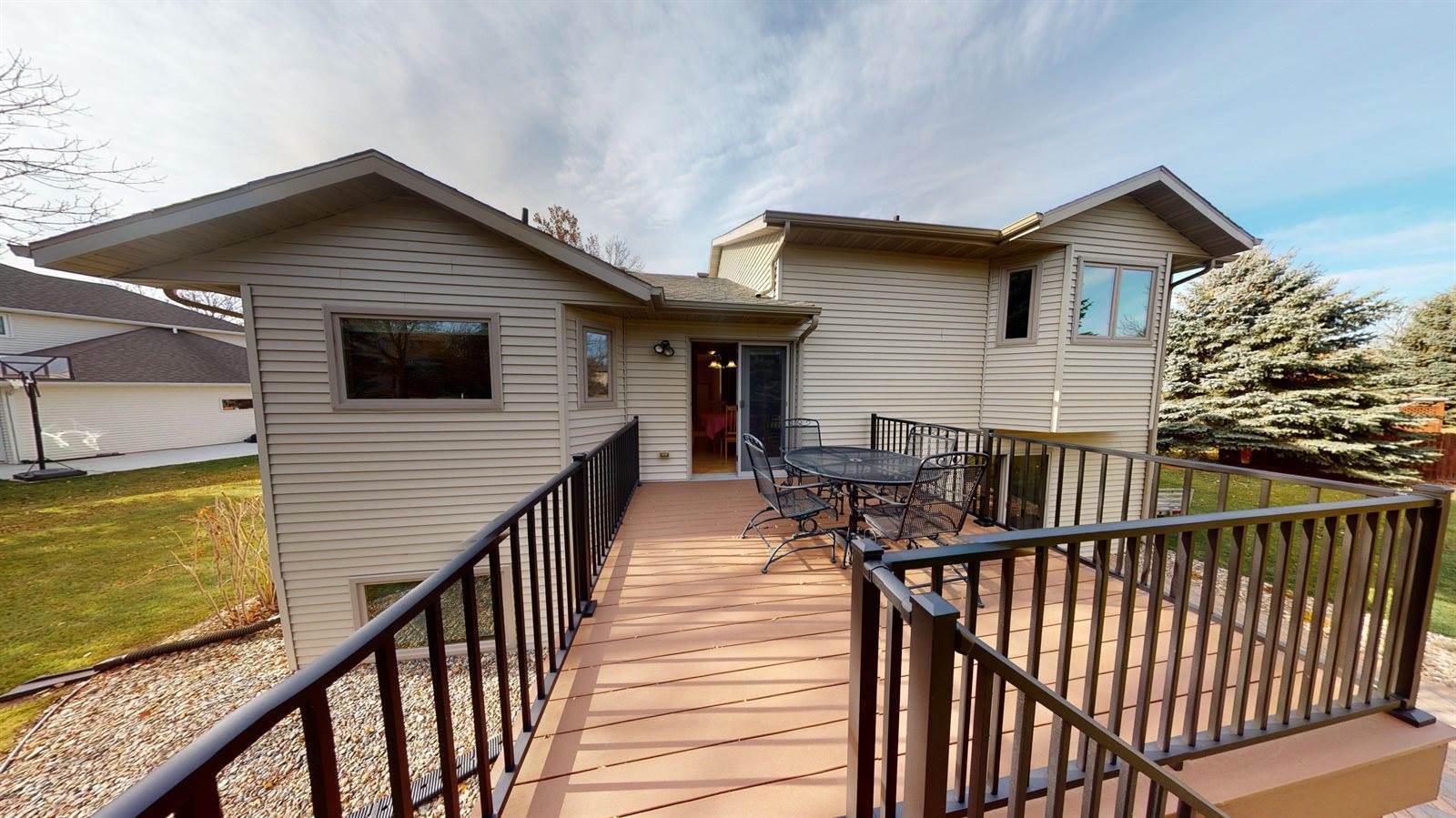 1756 Montego Drive, Bismarck, ND 58503