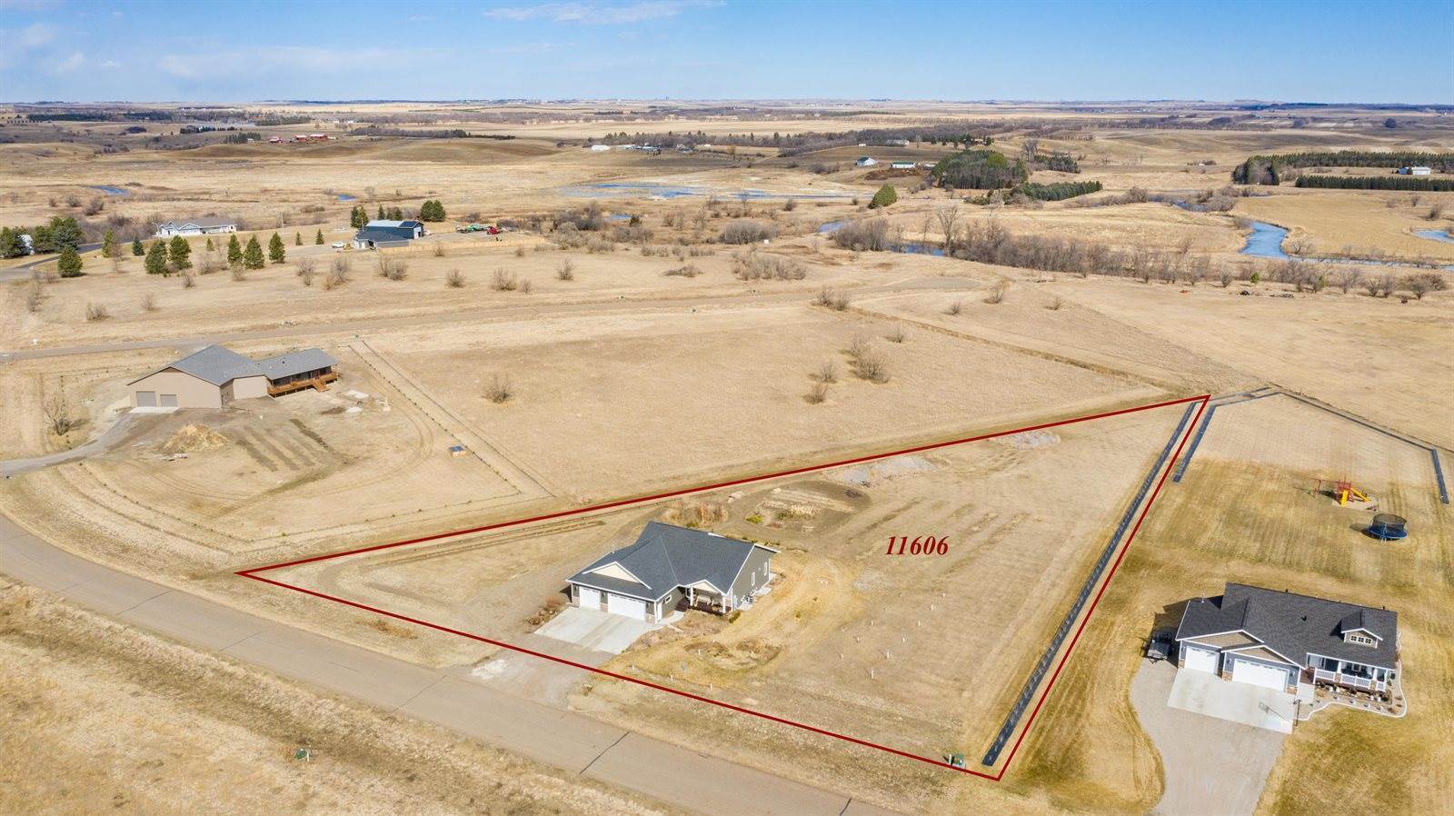 11606 Creek Top Road, Menoken, ND 58558