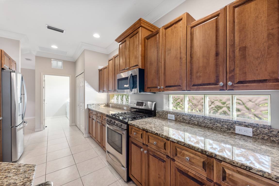 560 Crane Prairie Way, Osprey, FL 34229