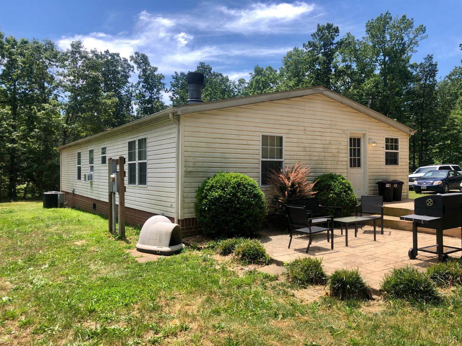 363 Honey Bee Ln, Appomattox, VA 24522