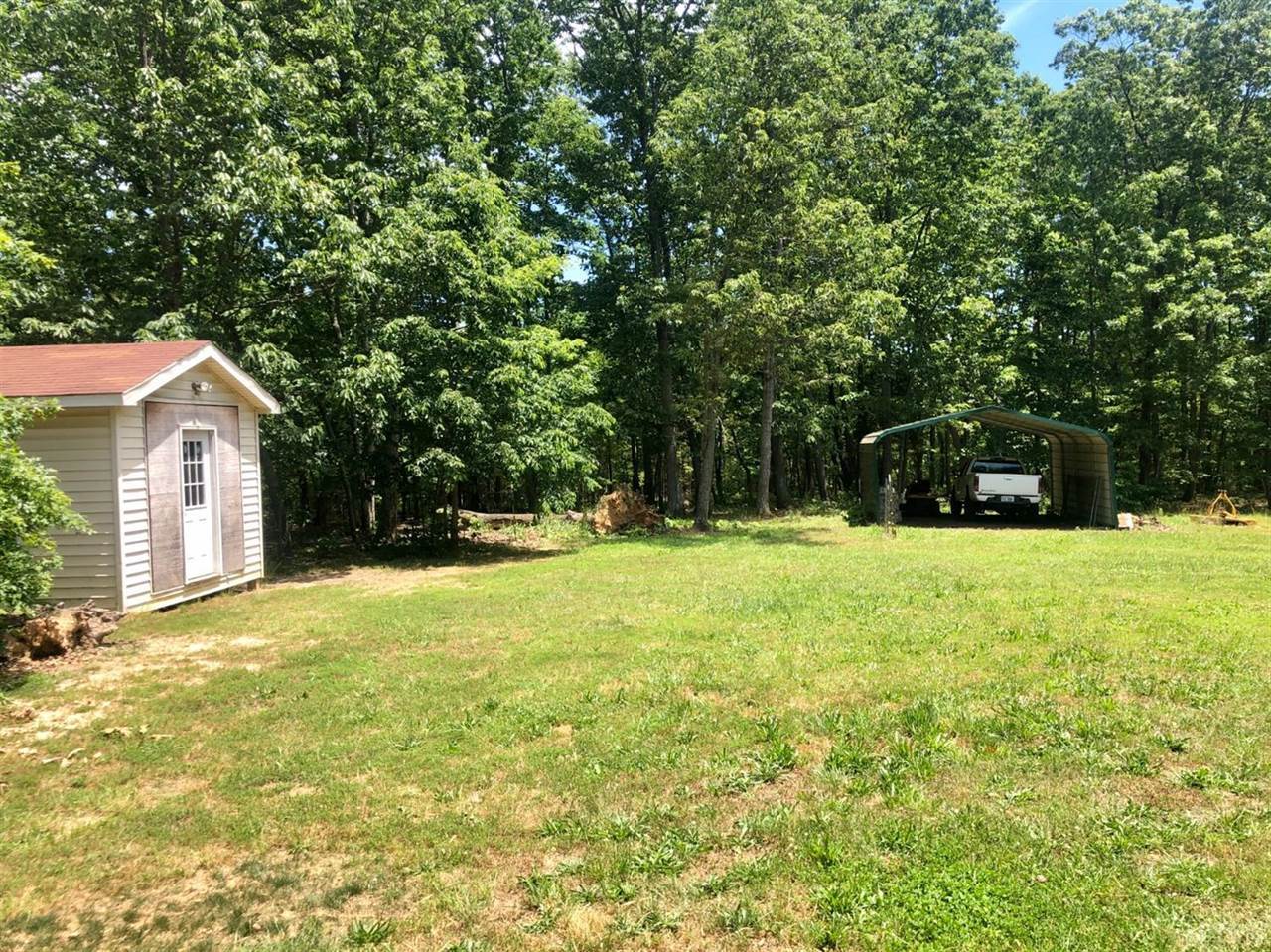 363 Honey Bee Ln, Appomattox, VA 24522