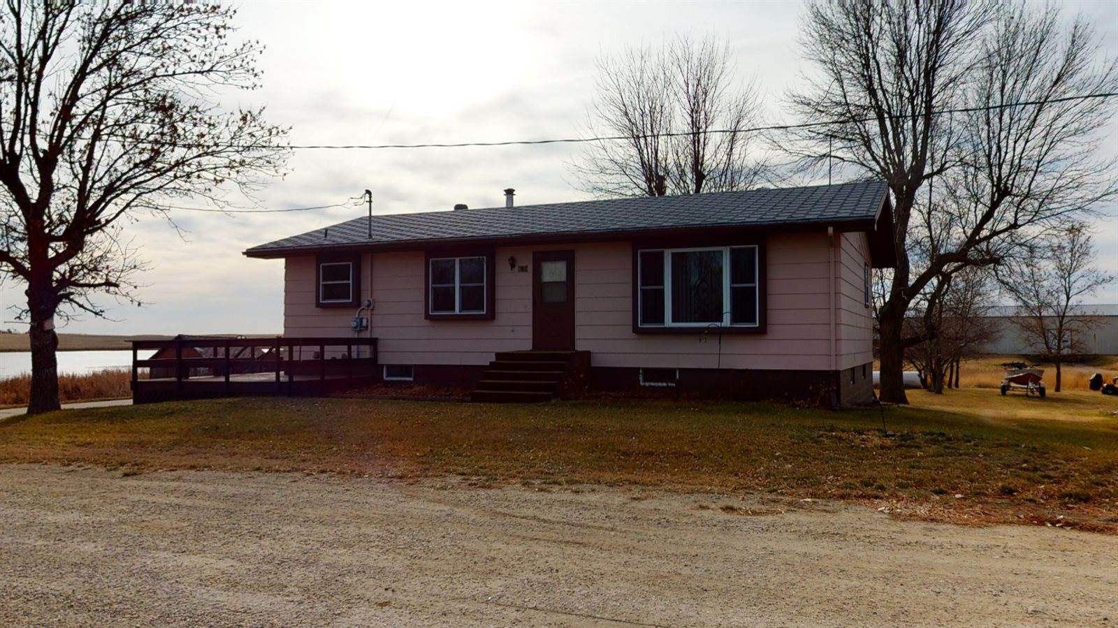 607 Ave B East, McClusky, ND 58463