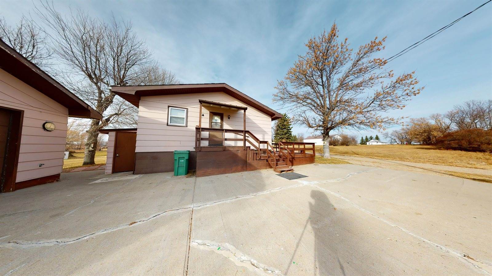 607 Ave B East, McClusky, ND 58463