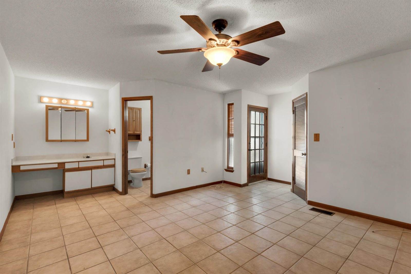 155 Dolphin Cove, Unit 5, Freeport, FL 32439