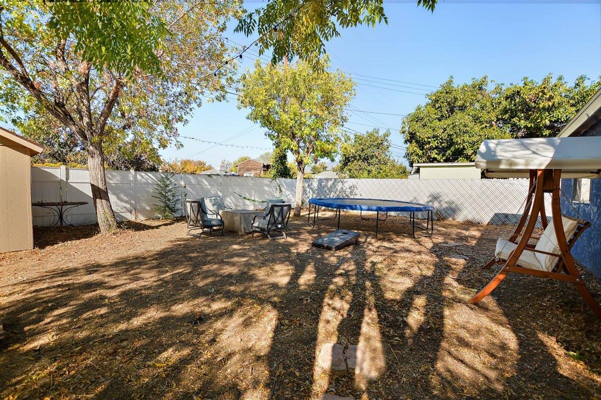 865 North 4th Avenue, Upland, CA 91786