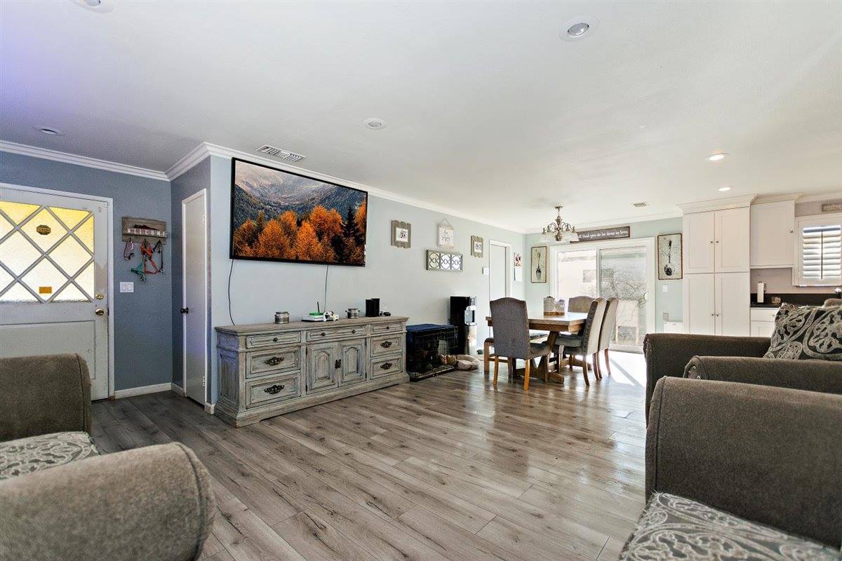 865 North 4th Avenue, Upland, CA 91786