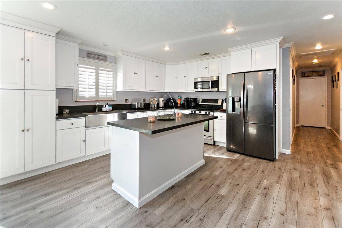 865 North 4th Avenue, Upland, CA 91786