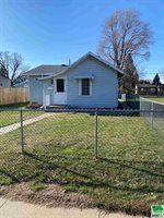 2127 Dewey St, Sioux City, IA 51109