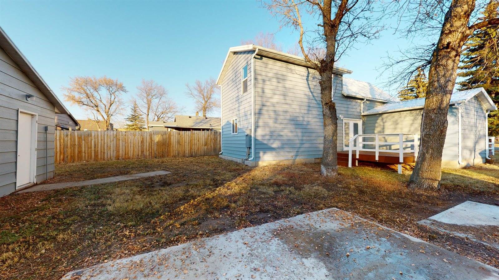 114 Butte Avenue North, Center, ND 58530