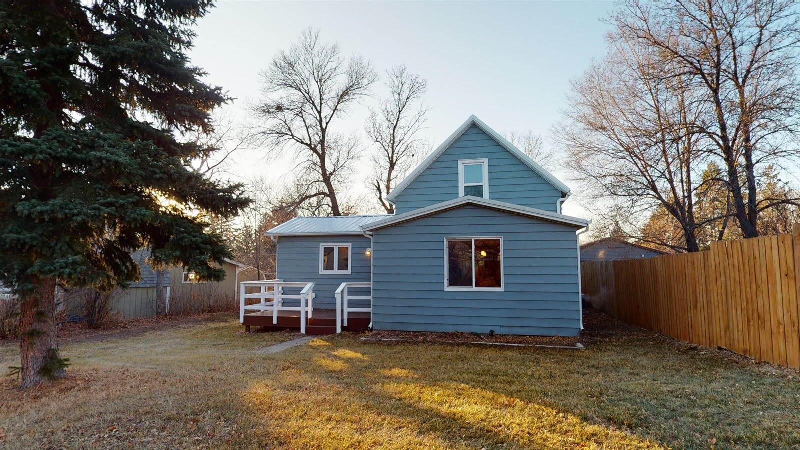 114 Butte Avenue North, Center, ND 58530