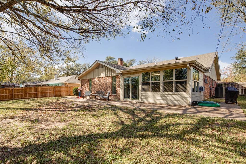 1112 Sul Ross Drive, Bryan, TX 77802