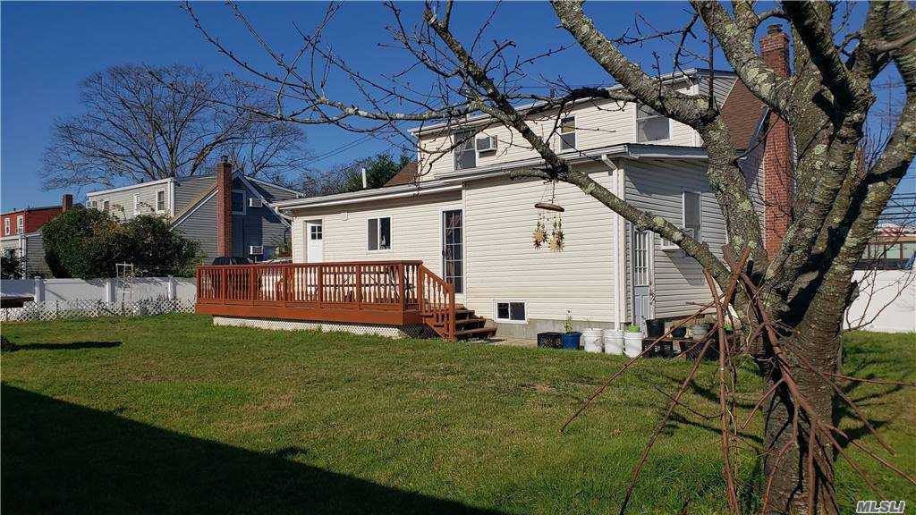 8 Phelps Ln, North Babylon, NY 11703 Listings Residential