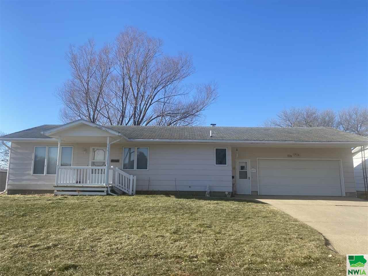 721 S 1st, Akron, IA 51001