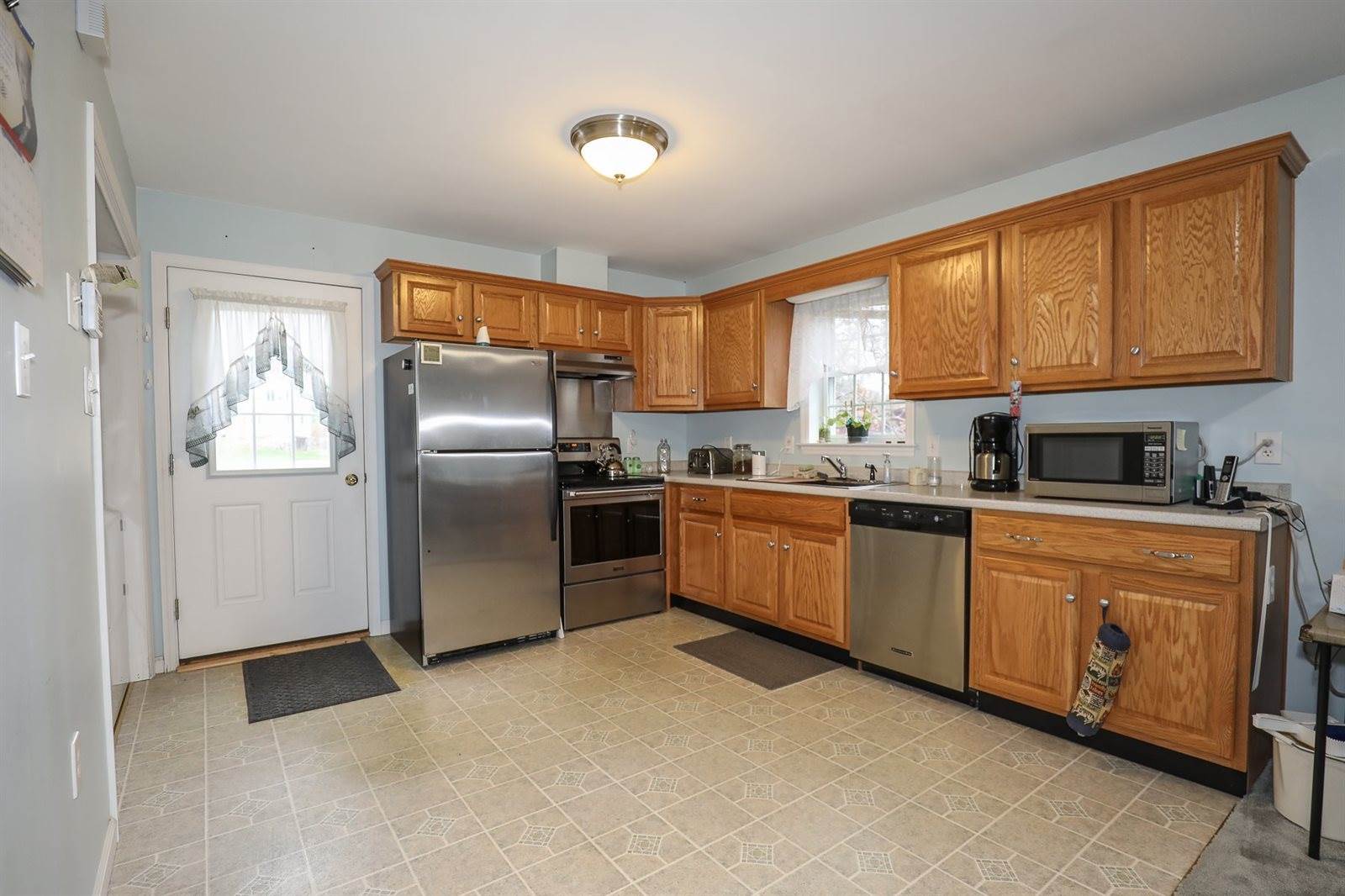 134 Dracut Road, Hudson, NH 03051