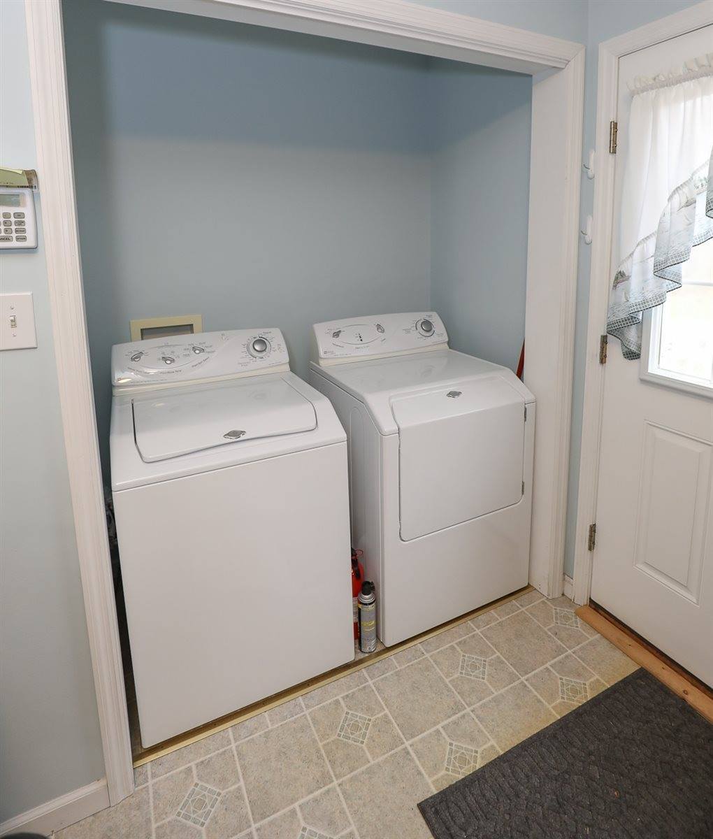 134 Dracut Road, Hudson, NH 03051