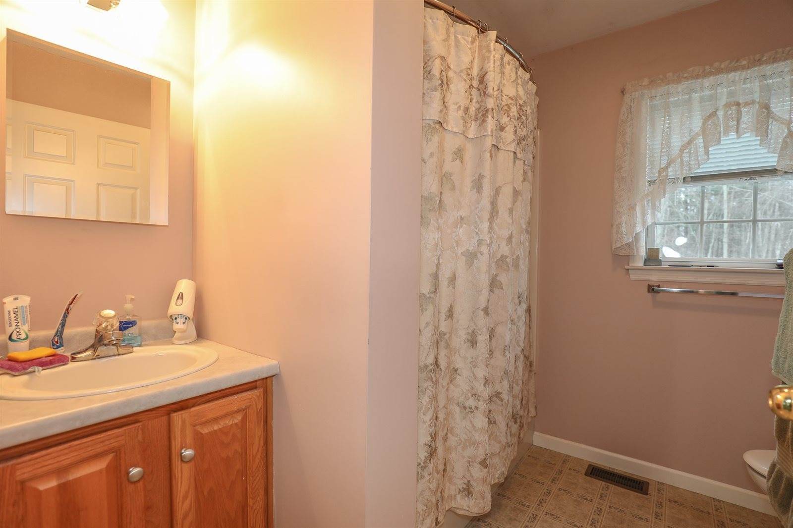 134 Dracut Road, Hudson, NH 03051